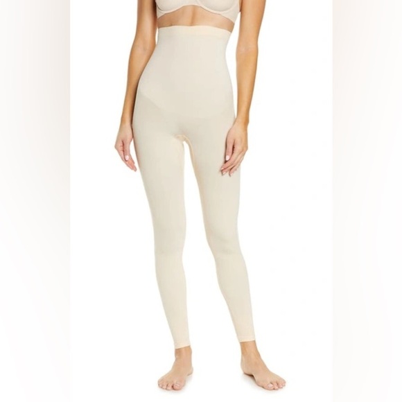 SKIMS Other - SKIMS • NWT Seamless Sculpt High Waisted Leggings RW1